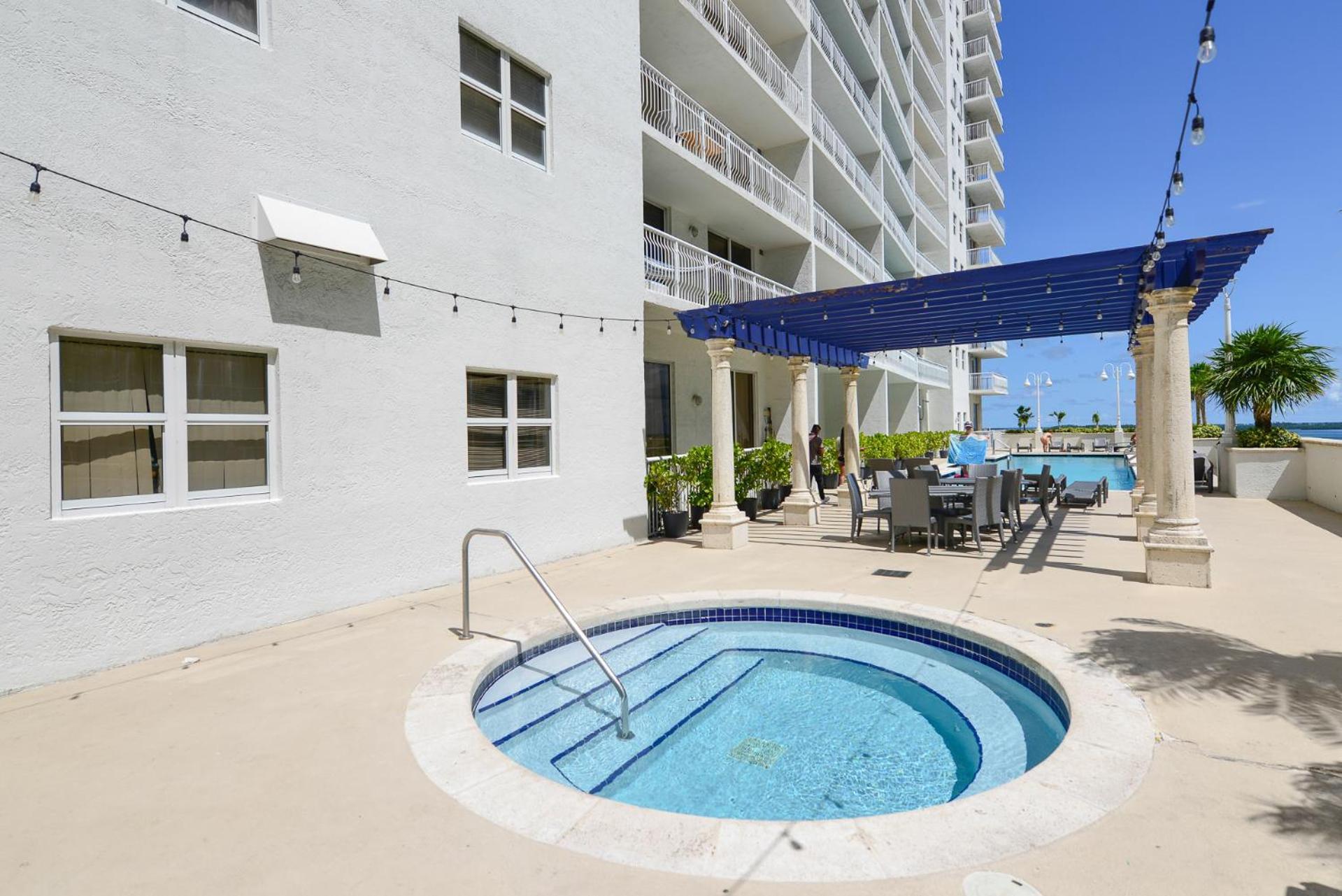 Amazing 3 Bedroom Condo At Brickell With Pool Miami Luaran gambar